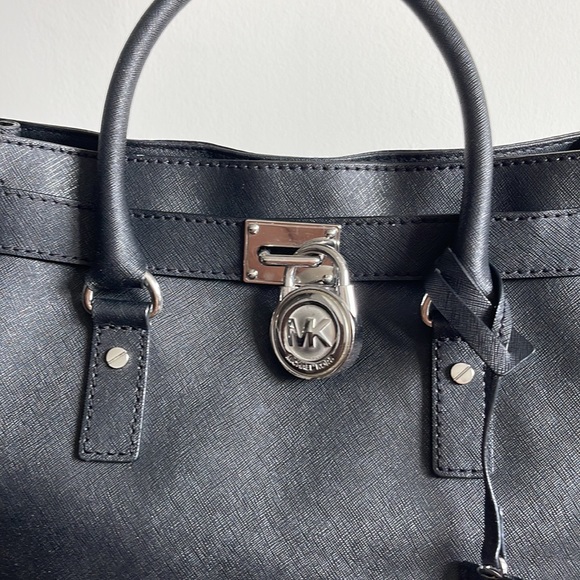Large Hamilton Bag | Micheal Kors - Picture 2 of 5